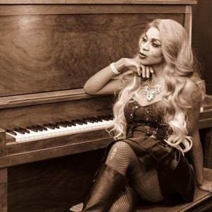 Meet your Posher, Lucious